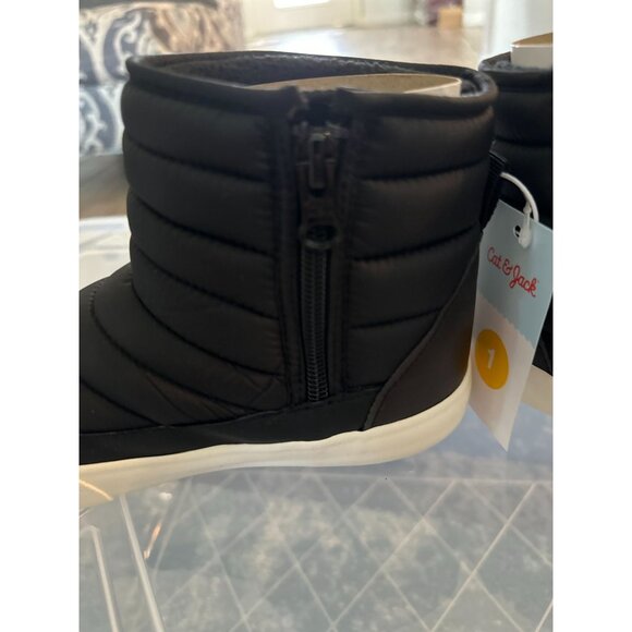 NWT: Cat & Jack Kylin Zipper Boots Black size 1 - Picture 3 of 5